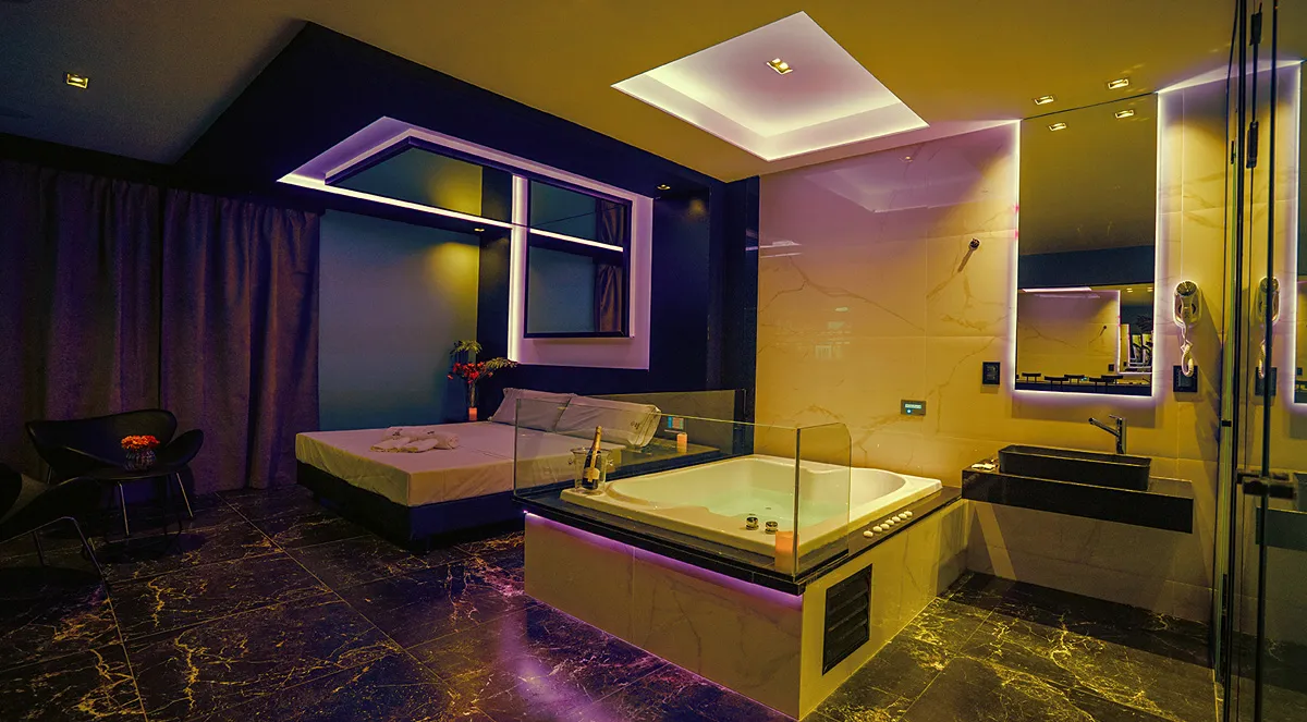 Mega Suite - 1