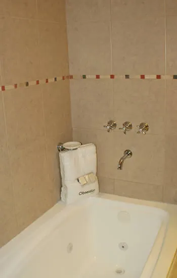 Suite con Jacuzzi - 3