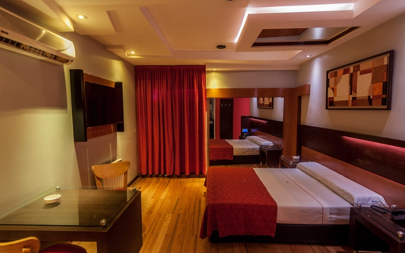 Suite - 3